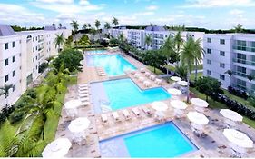 Flat Palm Village